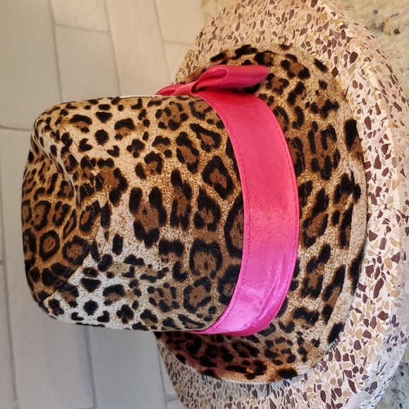 Hello Kitty Fedora EUC - Picture 4 of 9